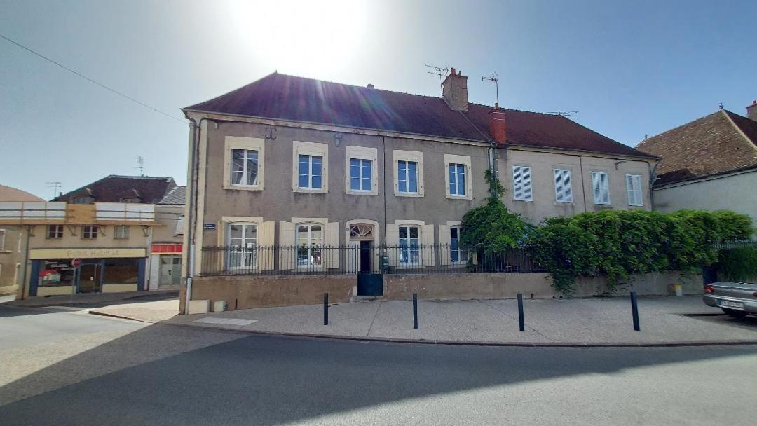 Les Gites Du Chateau Châteaumeillant Zewnętrze zdjęcie